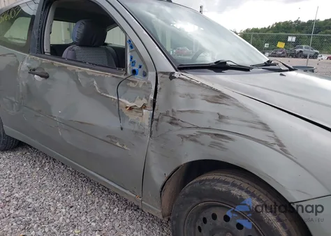 2006 Ford Focus Zx3 z USA, uszkodzony, nr VIN 1FAHP31N46W226337